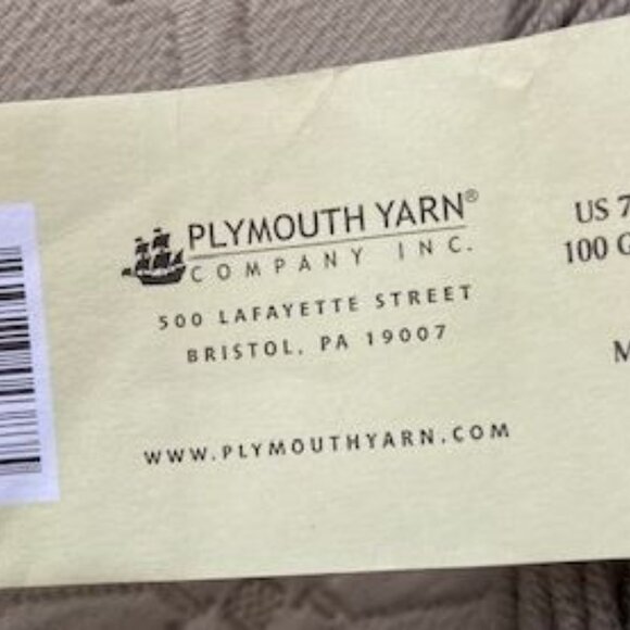 LOT  OF 8 PLYMOUTH SELECT WORSTED MERINO SUPERWASH SKEINS - Picture 3 of 3